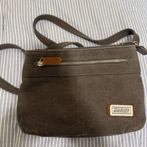 Travelon Anti-Theft Heritage Women’s Crossbody Bag Purse Gray Pewter RFID.